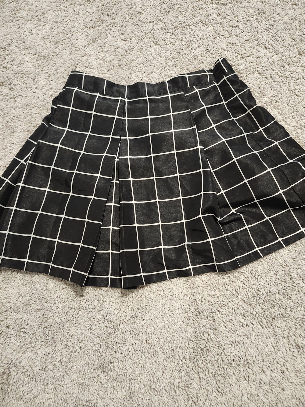 Black Pleated Mini Skirt Spiderman Theme Grid Pattern Size 2 Size 4